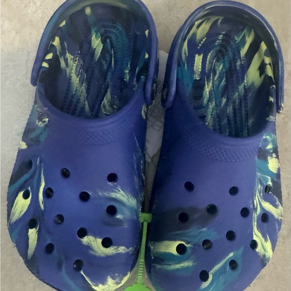 Crocs Kids' Classic Marbled Clog - Picture 3 of 10
